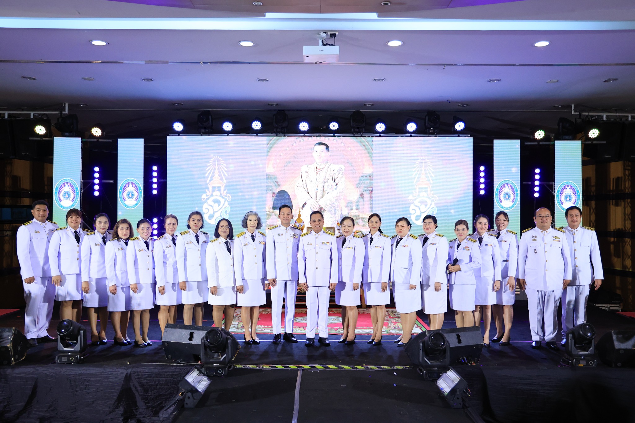 ร่วมพิธีถวายพระพรชัยมงคลและถวายสัตย์ปฏิญาณเพื่อเป็นข้าราชการที่ดีและพลังของแผ่นดิน เนื่องในโอกาสวันเฉลิมพระชนมพรรษาพระบาทสมเด็จพระเจ้าอยู่หัว